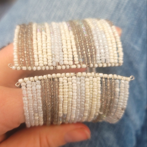 Hand beaded cuff bracelet - Picture 3 of 3